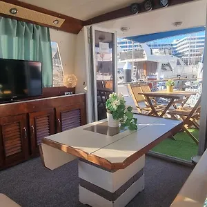 Beautiful And Comfy Boat In With Boat Tour Option Bateau-hôtel Barcelone
